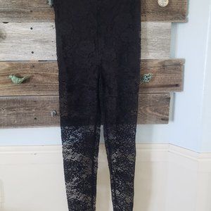 NWT Hidden Brand Fanciful Floral Leggings in Black Size S